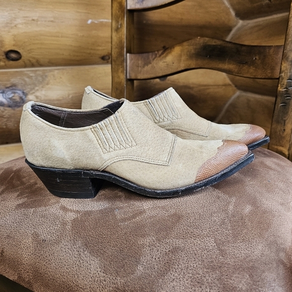 NOCONA BOOTS Women's Tan Suede Pointed Snake Toe Stacked Heel Western Ankle Boot - Picture 4 of 16